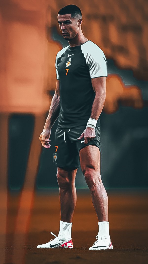 رباط جزمة القوت #كرستيانو رونالدو بتاريخ النادي الوضيع  💛💙