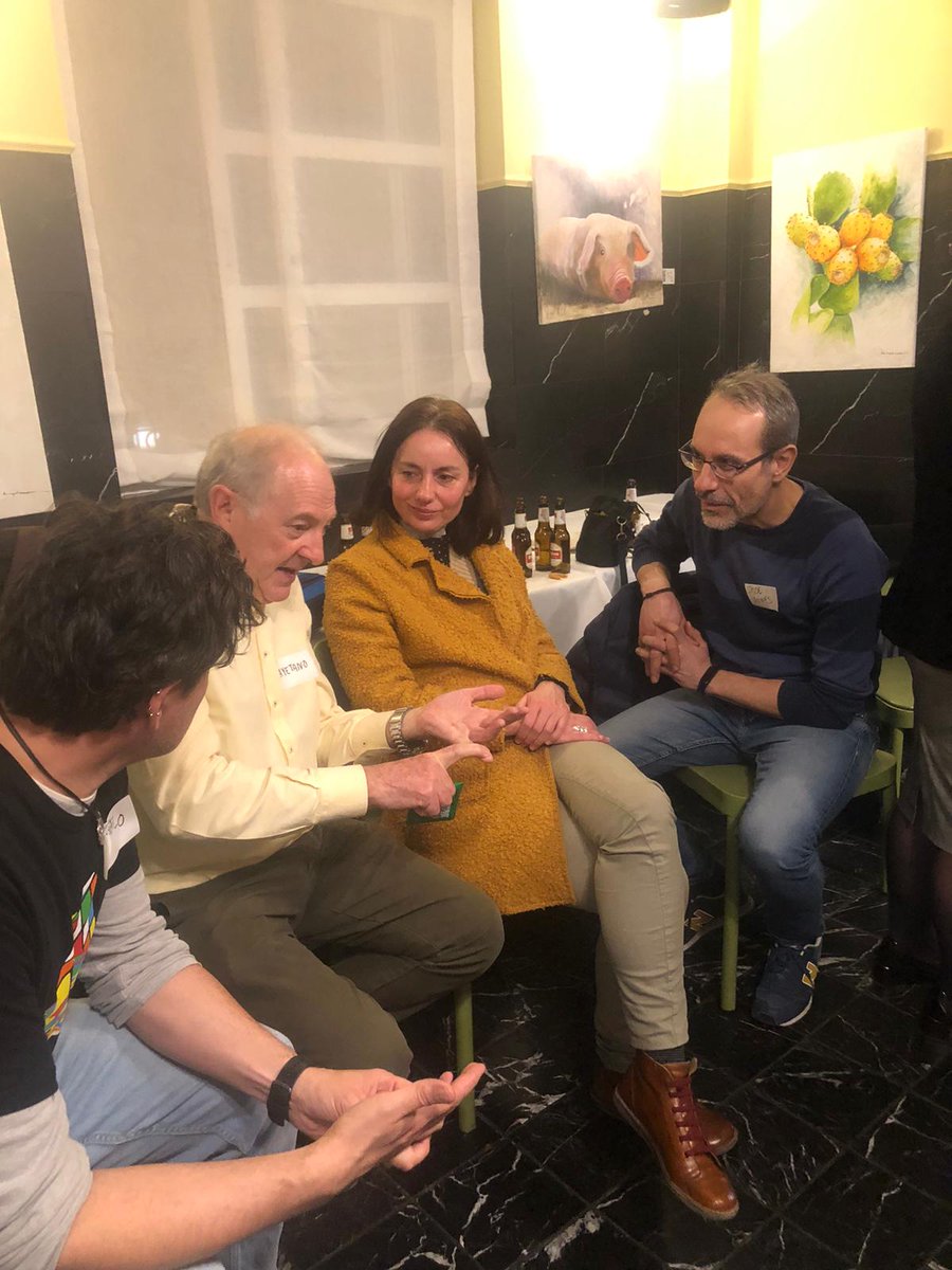 Regmurcialimpia's tweet image. Gracias a @clic_koala @disfrutalacienc @NuestroMarMenor @fdsostenible @MA_Alcantarilla @SernaBarquero  @M_CruzFerreira @SevillaValls @perejil8 por compartir una #greenbeer llena de #activismoambiental y, por supuesto, al Restaurante La Tapa por darnos, cerveza, alimento y cobijo.