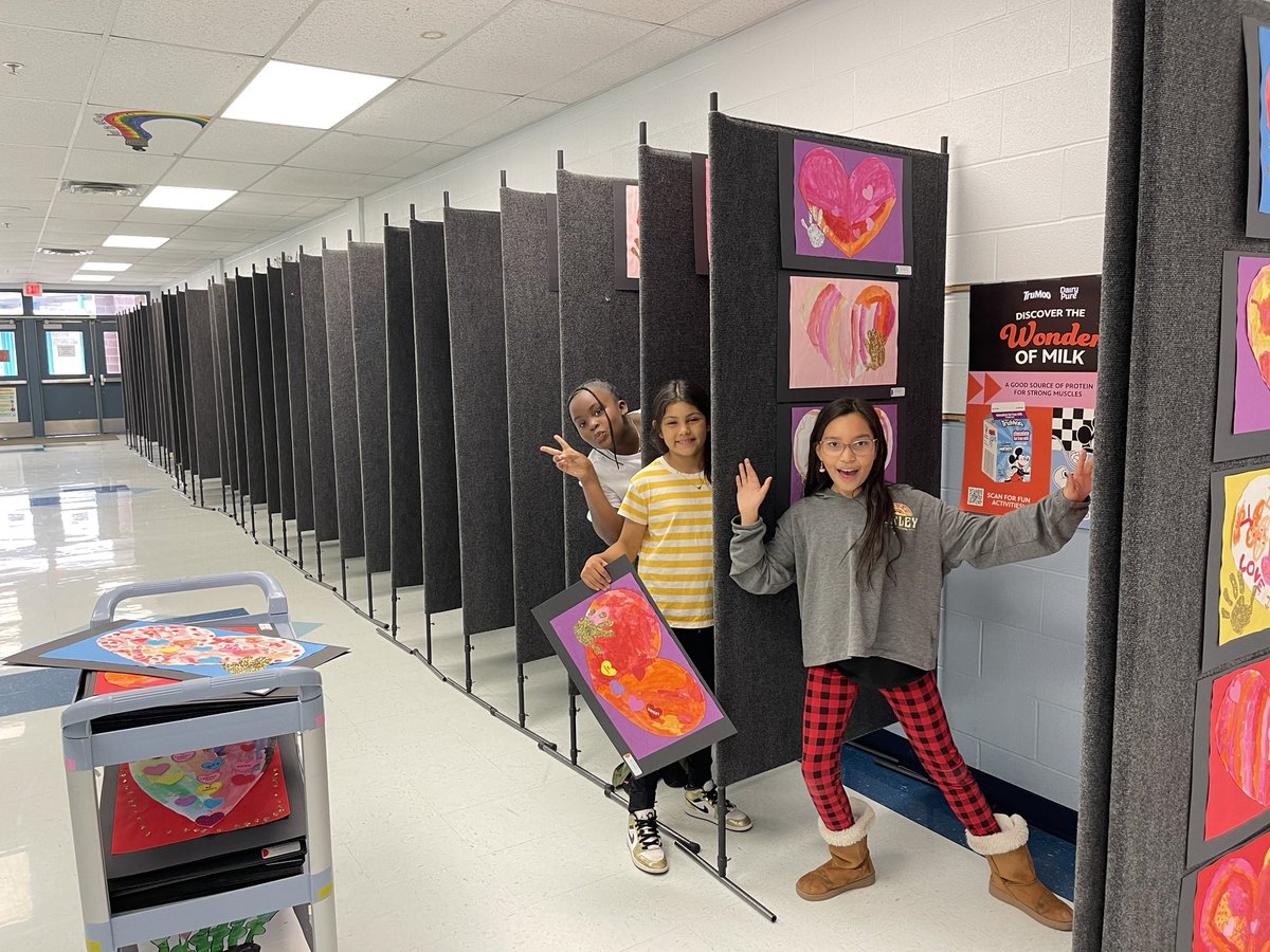 MissHumphries3's tweet photo. Got some awesome little helpers to get ready for the Discovery Love of Learning night tomorrow ! @STEMtasticSTARS @DeShandra6 @DeannaOrtizNISD @NISDMichael https://t.co/gGesJXODlQ