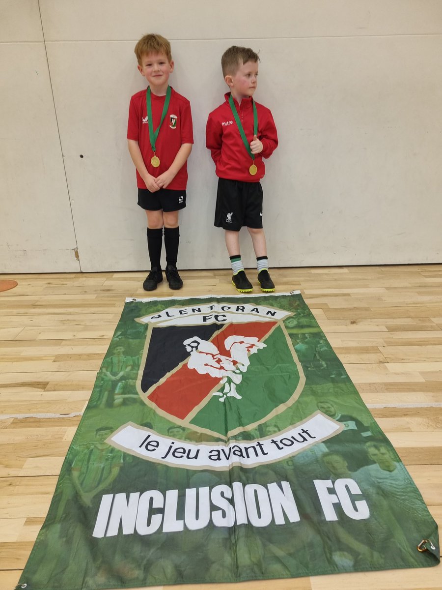 It's Wednesday and wet outside, but inside, it's warm and welcoming. And surprise, surprise dry 😊. 
Our stars tonight