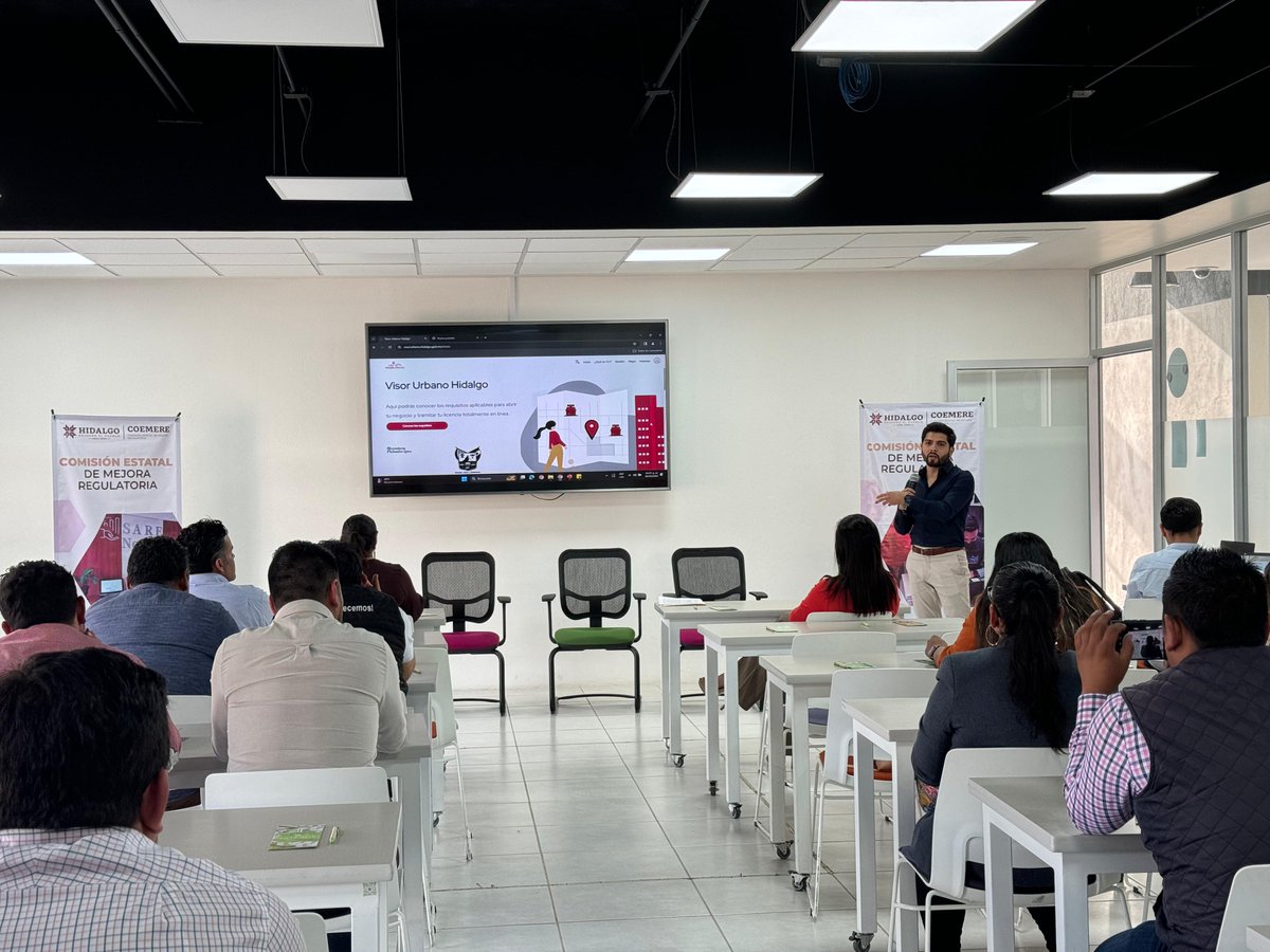 En colaboración con @VisorUrbanoMx, la @coemerehgo llevó a cabo el taller 'SARE-Visor Urbano Hidalgo' con el objetivo de dar a conocer los beneficios y capacitar a los municipios en el uso de esta plataforma.