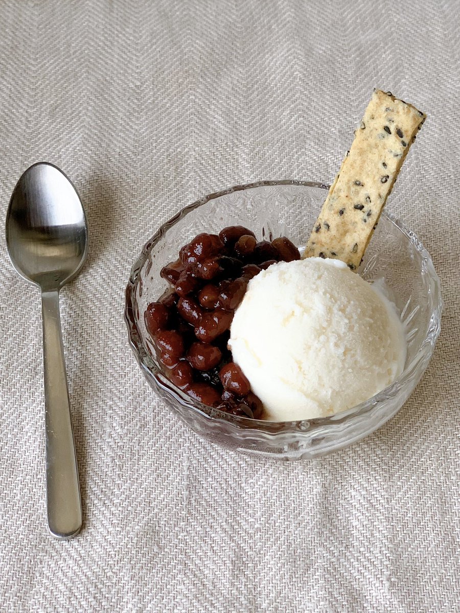 nakashimarecipe's tweet photo. お砂糖を使わず作る、
甘酒のアイスクリームです。
ひなまつりのデザートに。

材料（4人分）
甘酒(米麹の濃縮タイプ) 220g 
→常温にする
牛乳　80g
生クリーム 100g
水大さじ1＋粉ゼラチン小さじ1/2　→合わせておく
塩　少々
あずき缶　好きなだけ

作り方 https://t.co/7xwdTywuEF