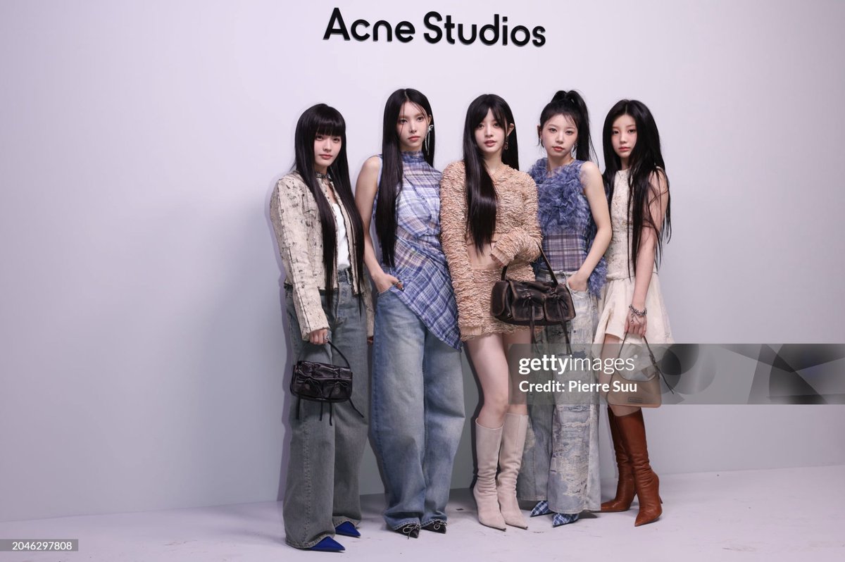 Acne Studio Paris FW #ILLIT #아일릿 #アイリット #이로하 #IROHA #イロハ