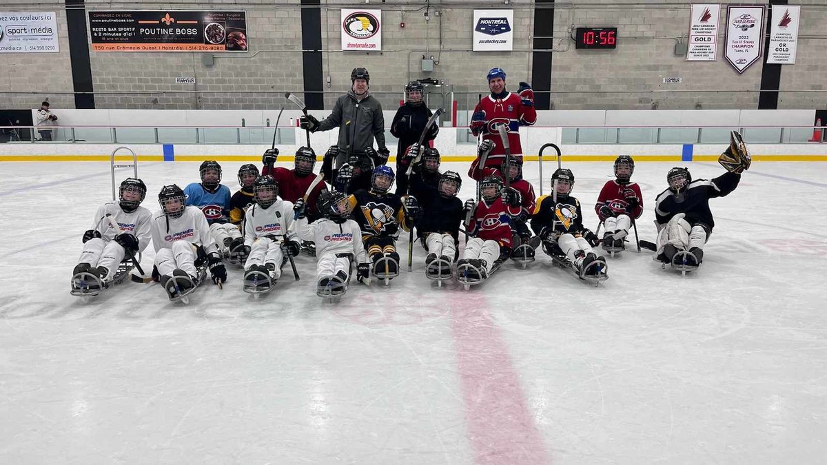 Samedi, dans le cadre de notre programme Première présence, nous avons eu la chance d'avoir la visite de Gaston Gingras, un ancien joueur des @CanadiensMTL! Quel bon moment pour nos jeunes joueurs! @AnciensCHC