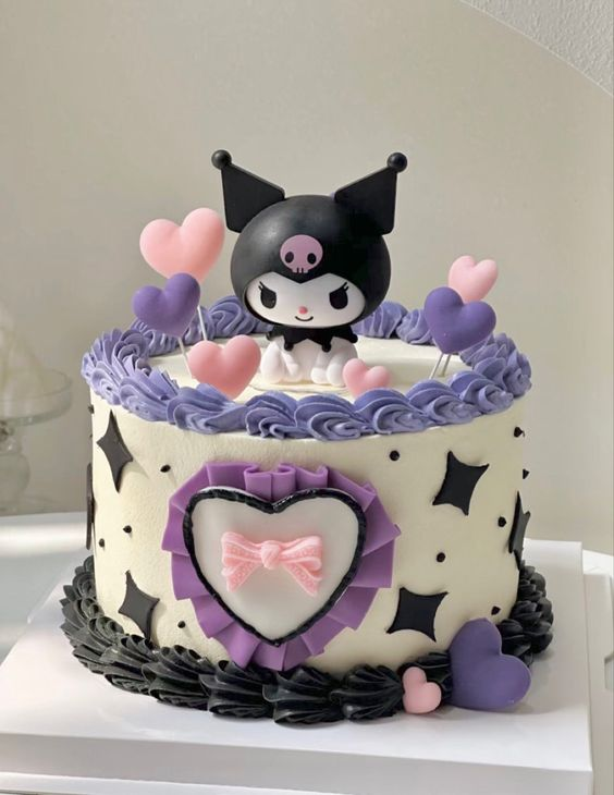 lovesickdoe's tweet photo. kuromi cake https://t.co/FM9fxEn5xW