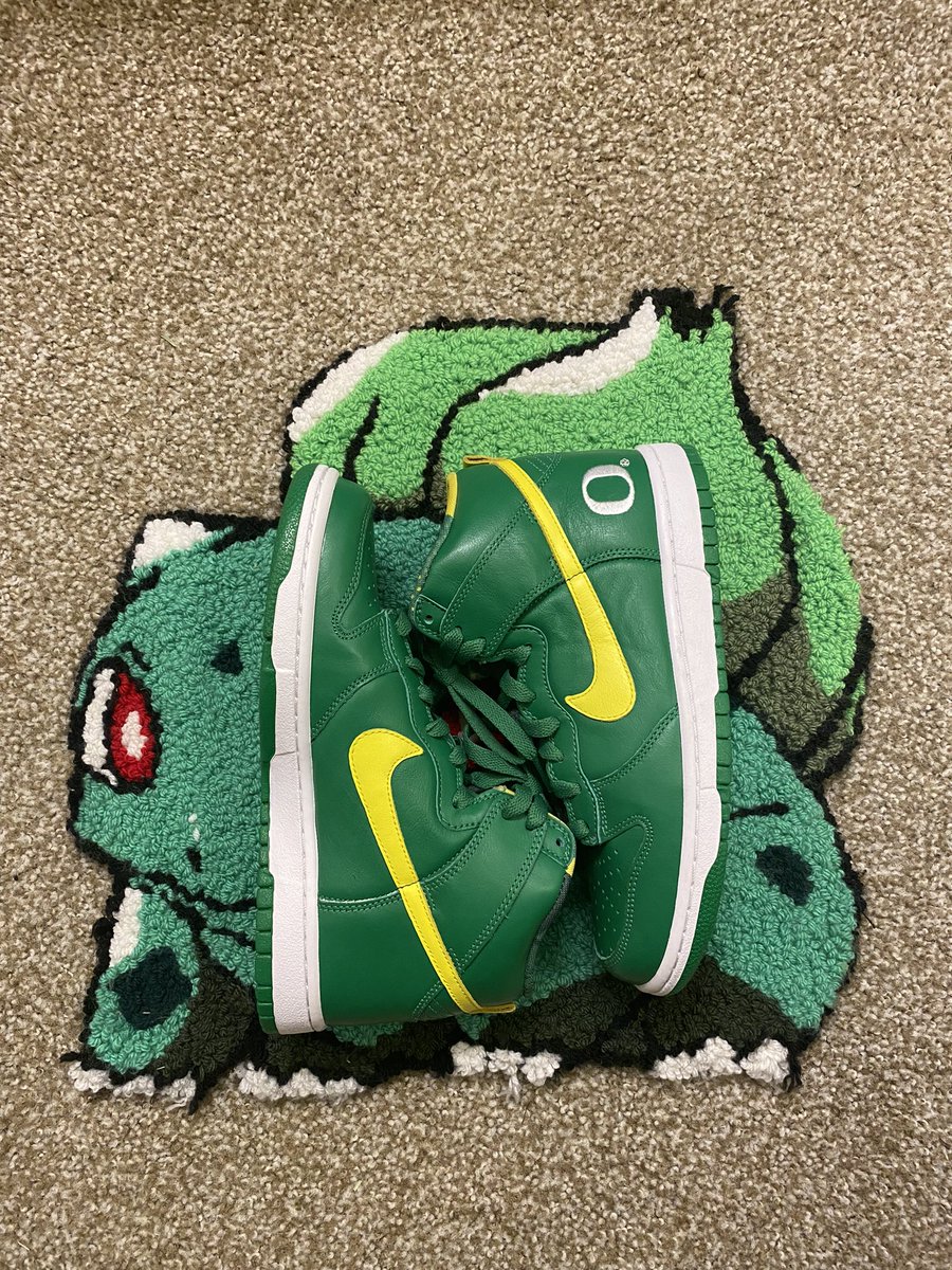 FOR SALE 2017 Dunk High Oregon ID Size 6, worn 1-2x very minor scuffing No box no extra laces Only size 6 for sale, one of two for sale in the world. 25 bucks to a random RT when sold