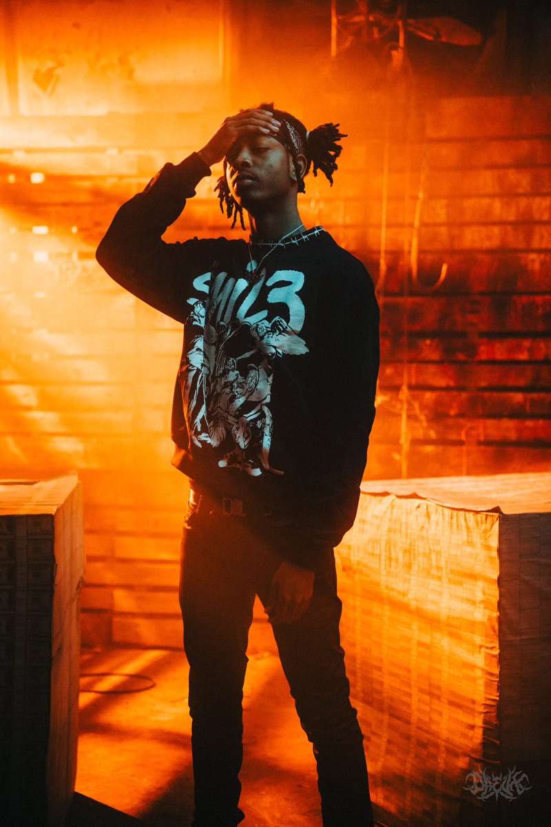 SM!L3 ® tweet media