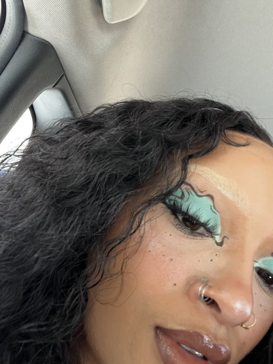 cherrybombmua's tweet photo. Givin mint choc chip vibez 🩵🤎🤍 #fyp #makeupotd #georgia #atlmua https://t.co/XgOTMVFMo6