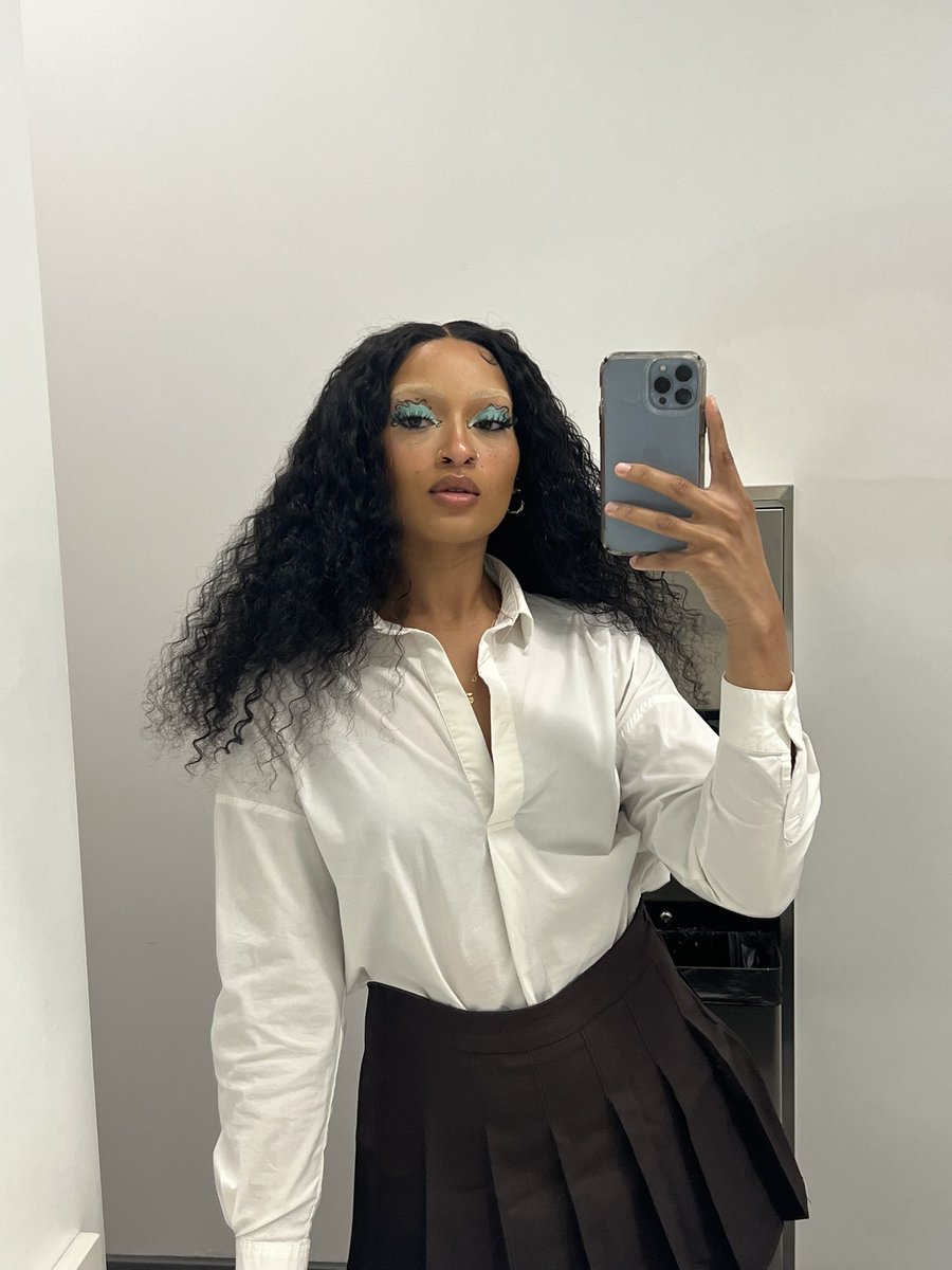 cherrybombmua's tweet photo. Givin mint choc chip vibez 🩵🤎🤍 #fyp #makeupotd #georgia #atlmua https://t.co/XgOTMVFMo6