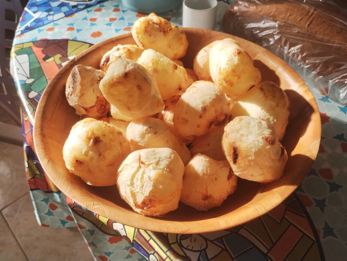 o_capirotinho's tweet photo. Usando apenas comida, da onde você é?

(essa foto, inclusive, eu não peguei no Google, eu mesmo que tirei) https://t.co/StpLVaKsDY