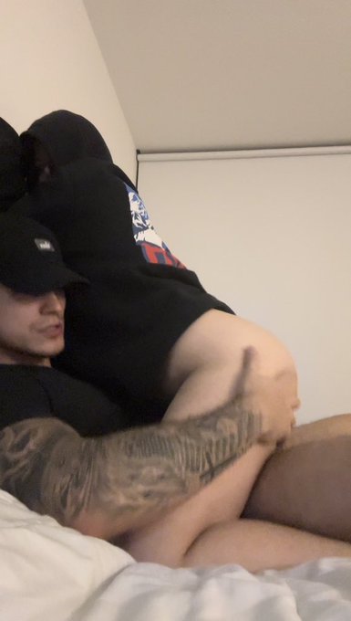 😈🔥FUCK VIDEO : For my loyal fans I decided to let this girl pleasure my cock 👉 https://t.co/KSe0ioUNpd