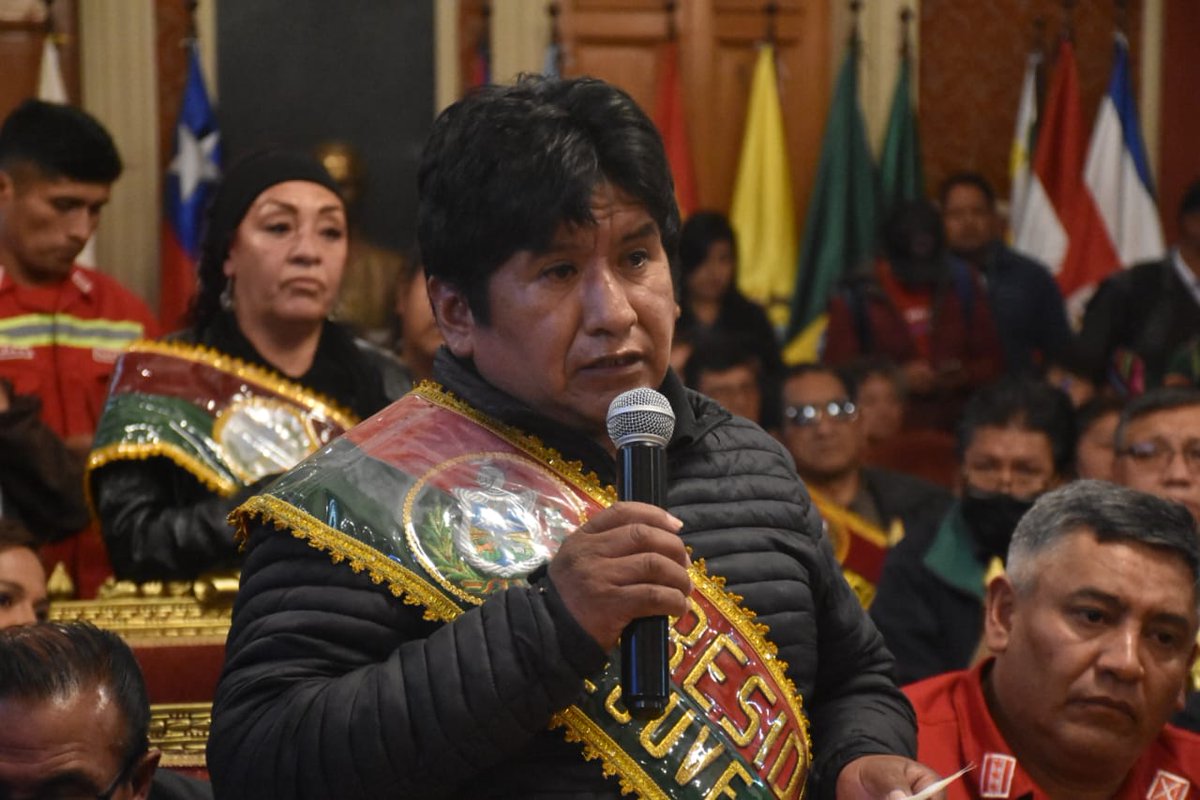 AMUN_Noticias's tweet image. Piden a #Epsas disponer maquinaria y a vecinos cuidar las bocas de tormenta, dos de las 10 conclusiones del #COEM Para leer más ingresa a 📷 acortar.link/HKSrSQ

#AMUN
#LaPazEnMovimiento