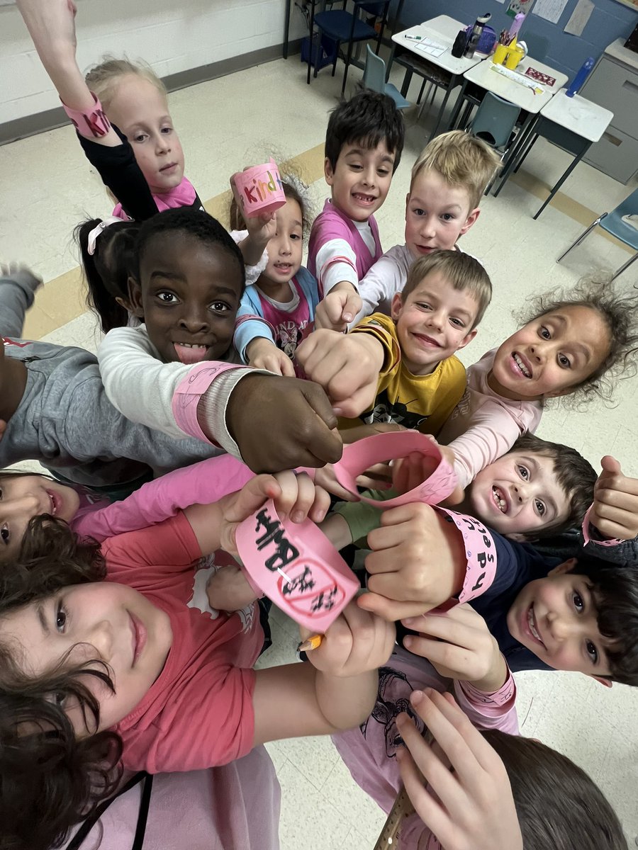 MsHuynh_'s tweet photo. Happy Pink Shirt Day! To celebrate this day, the grade 2’s made bracelets with words and phrases to encourage one another to show kindness 👚💖 @StRitaRock1 https://t.co/QOhc6aMJTI