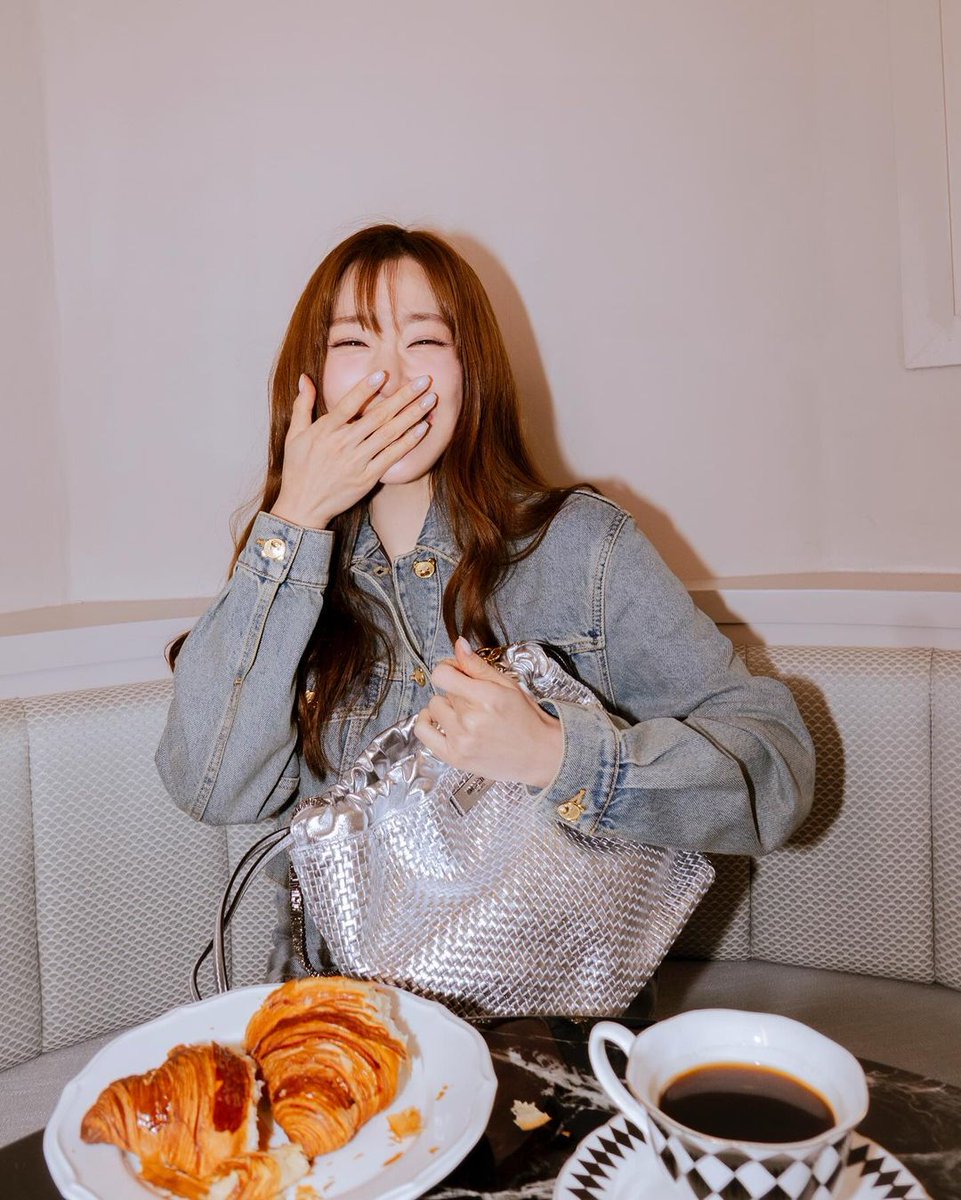 YOUNGFOLDER's tweet photo. NO ONE LIKE HER !!!  🥵 https://t.co/WsR3nNO1WH