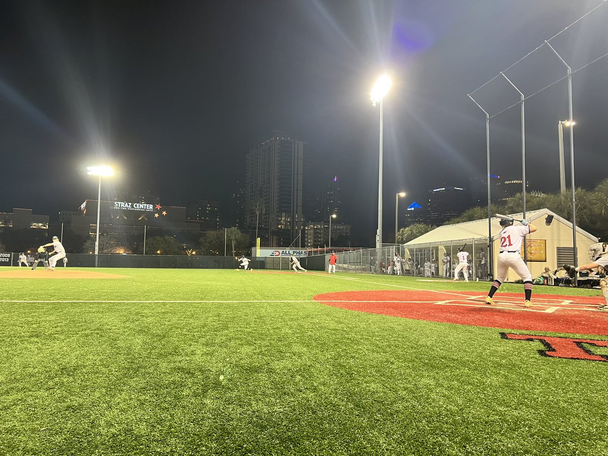 MikeCamunas's tweet photo. Baseball under the lights in DT #tampa #livethiscity @813Preps https://t.co/i6sEV8aquz