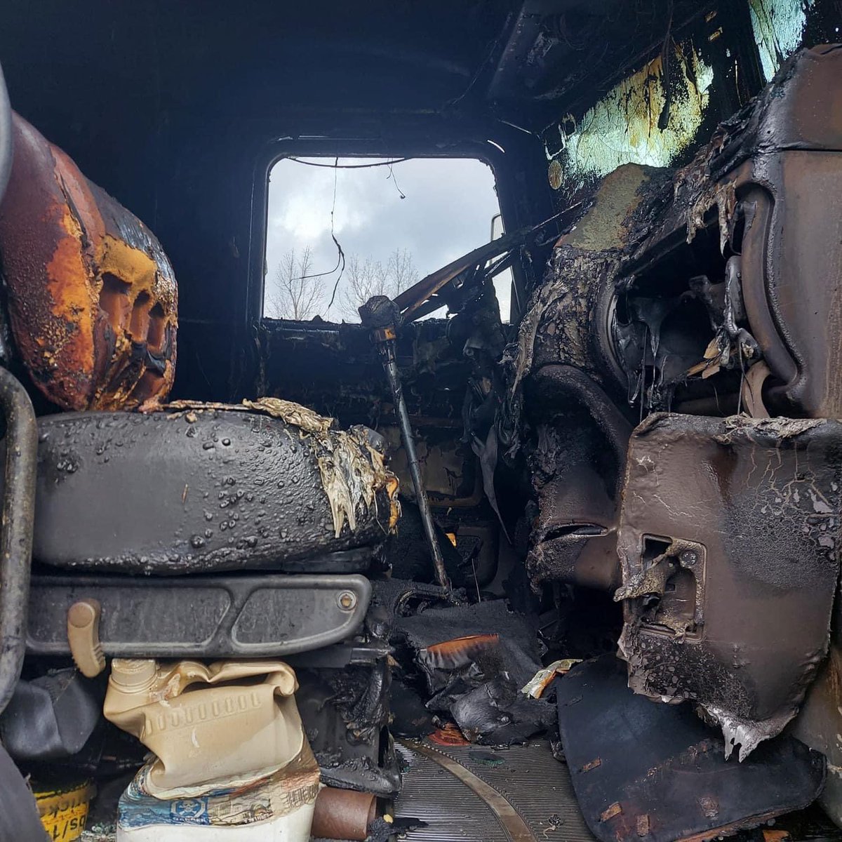 ACollinsPhoto's tweet photo. .@BurlingtonFire crews called overnight to the area of Harvester Road/ Walkers Line for multiple trucks on fire. Three @AActionTow heavy tow trucks with fire showing on arrival. @HRPSBurl &amp; @ONFireMarshal notified. https://t.co/nbI9sU8vf9