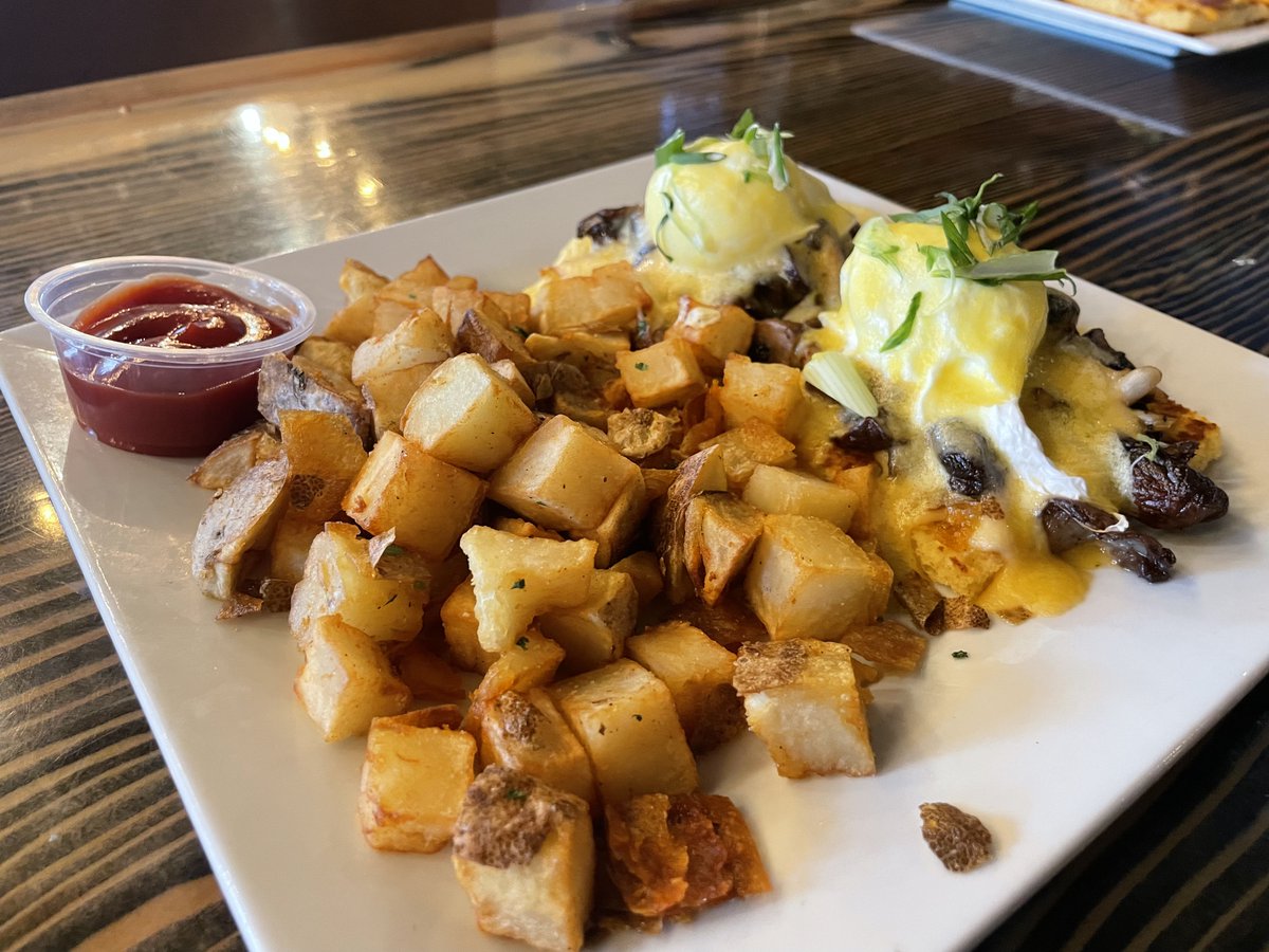 𝐁𝐑𝐔𝐍𝐂𝐇 𝐁𝐄𝐋𝐋𝐒 𝐀𝐑𝐄 𝐑𝐈𝐍𝐆𝐈𝐍𝐆! 📣 Who's up for some weekend brunch at Cilantro and Chive? 😋 From sunny-side-up to down-right delicious, we've got you covered. Available Saturday and Sunday from 10am-2pm in both locations!