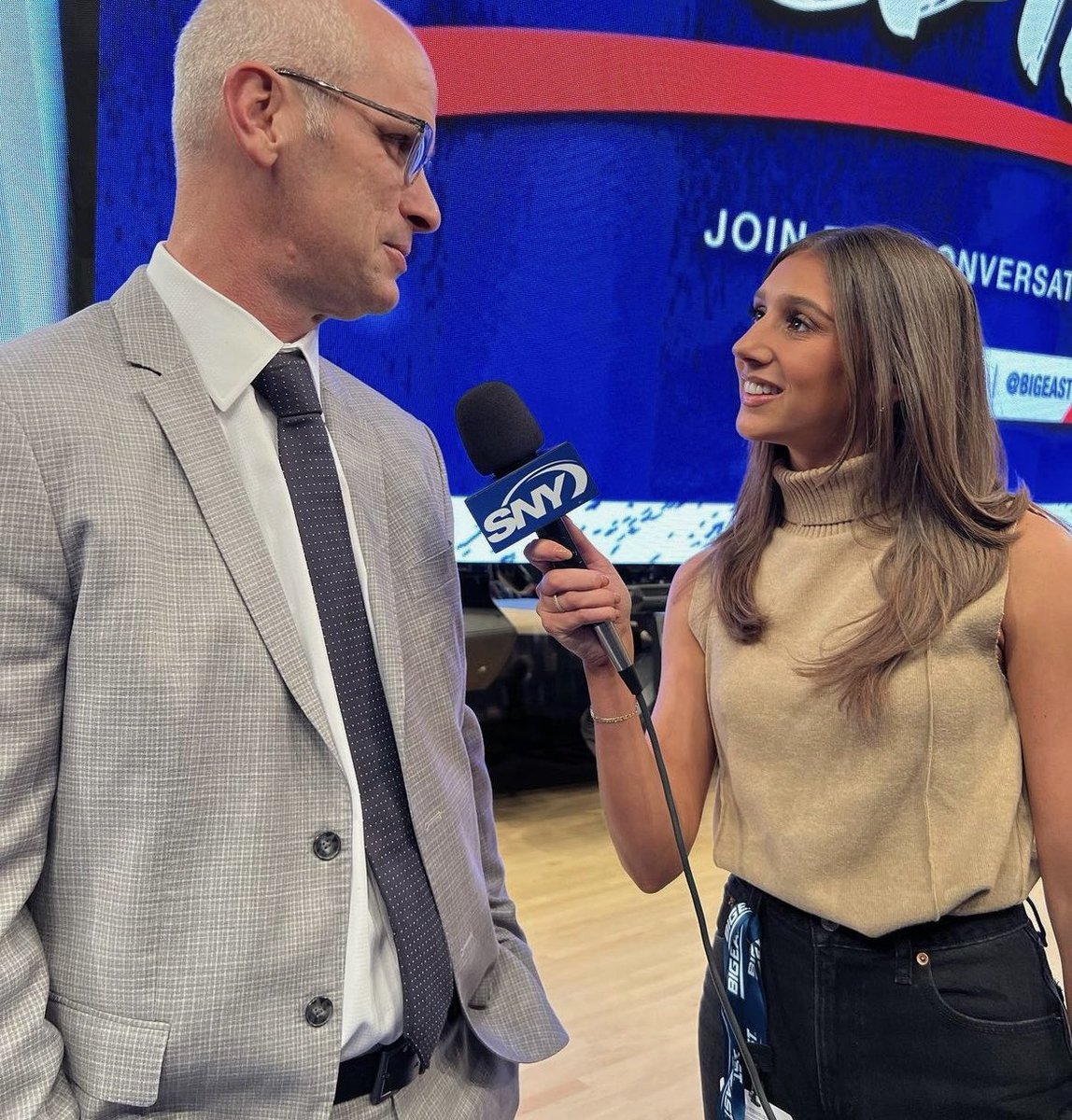 danlawesq's tweet photo. #MISSNBA2024

SEMIFINALS

#2 Ashley ShahAhmadi (Charlotte Hornets) vs #11 Niki Lattarulo (New York Knicks)

#LetsFly35 #NewYorkForever https://t.co/70WwyiyEWq