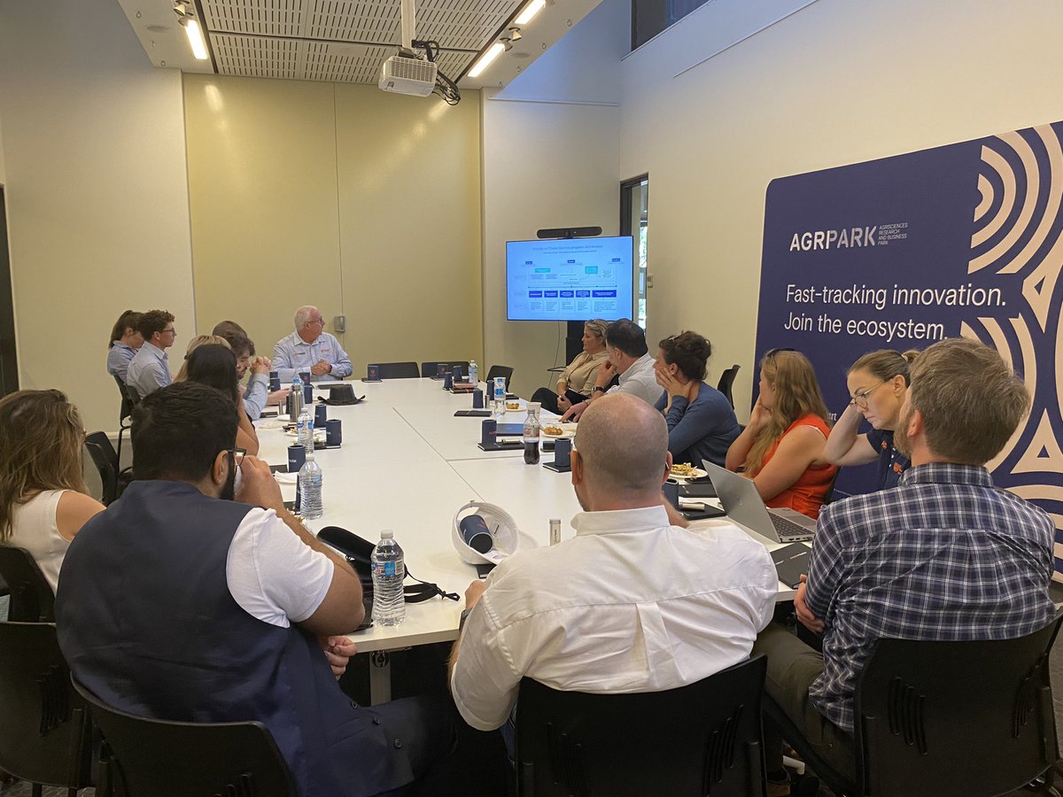 Hosting members of Ag Innovate UK at @CharlesSturtUni @Gulbali_Inst #agripark