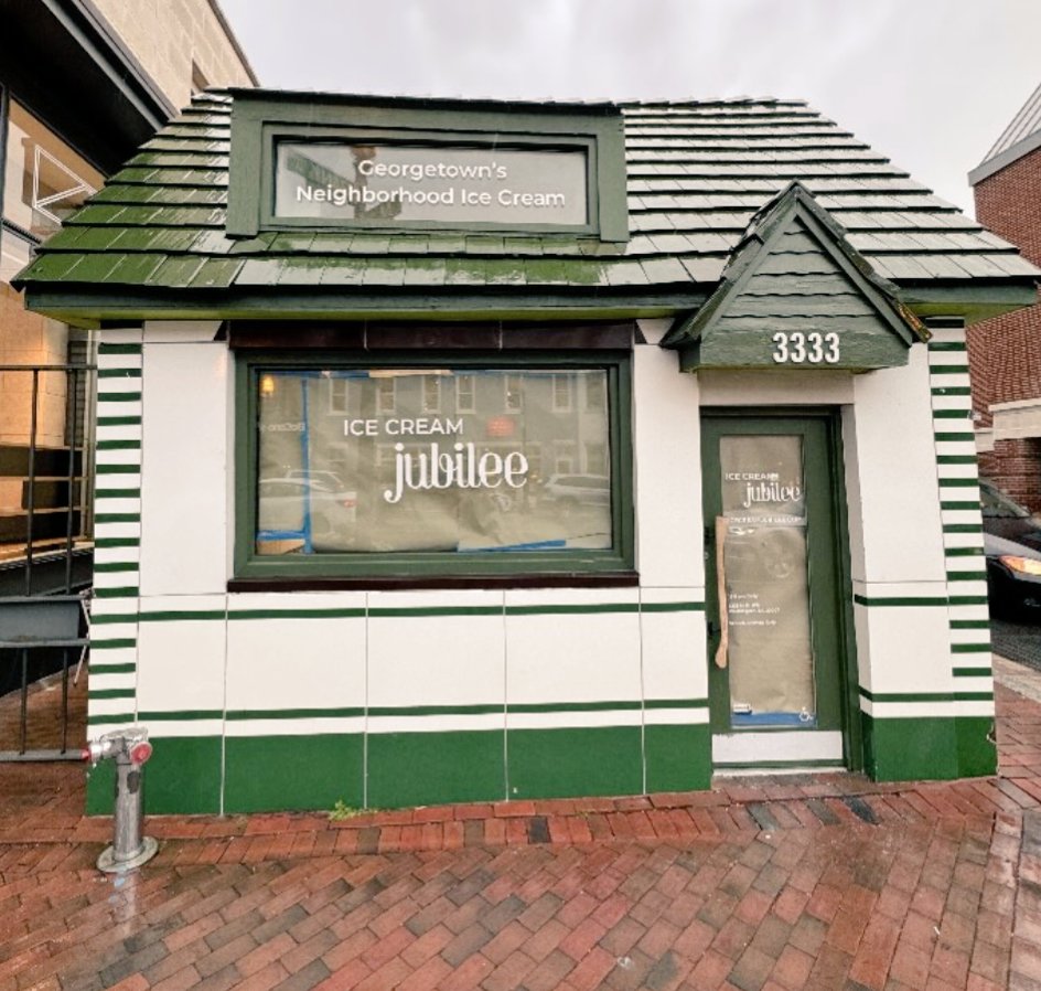 .@icecreamjubilee is taking over the Little Tavern space at 3333 M St NW