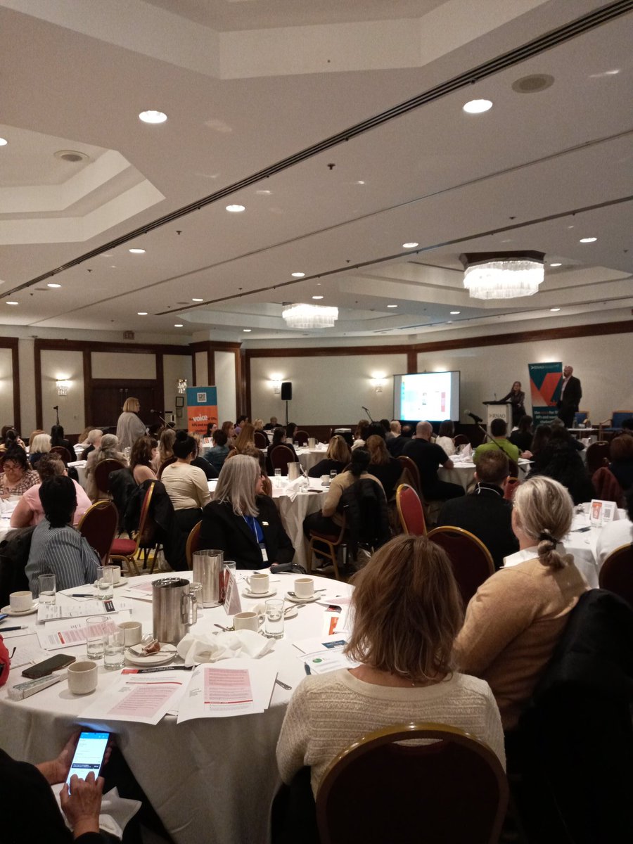 Our CEO @DorisGrinspun welcomes @RNAO leaders from chapters, regions and interest groups as nurses roll up their sleeves to prepare for their face to face meetings with MPPs. #QPD #onoli
