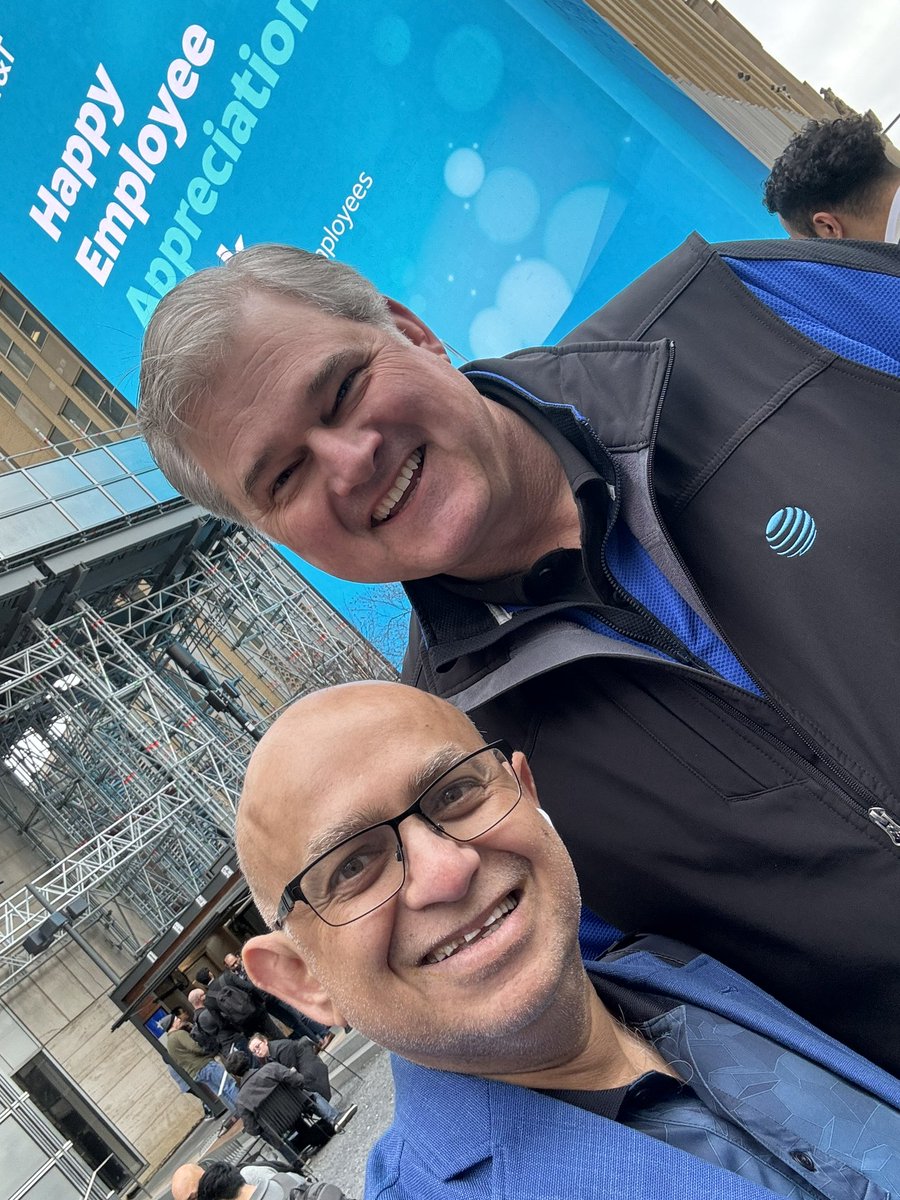 Reunited with Matt Palmer at the AT&amp;T HQ employee appreciation day! As a mentor, coach, and outstanding leader, his unwavering support for my time at AT&amp;T is truly appreciated.<a href="/ATT/">AT&T</a> <a href="/ATTBusiness/">AT&T Business</a>