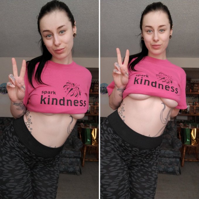 be kind to sex workers they're people tooo 😝 🩷 ✌🏻  #PinkShirtDay   . . . &bull; pink &bull; peace &bull; underboob &bull;<a href="/tag/pinkshirtday"class="tags"><span>#pinkshirtday</span></a>