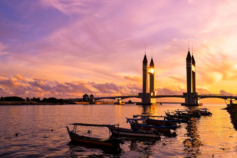 It is an illuminating sight to see Malaysia's only drawbridge under the golden light of sunset. 
Terengganu Drawbridge, Kuala Terengganu, Terengganu.
#MalaysiaTrulyAsia #MalaysiaAwaitsYou #Terengganu #drawbridge #landmark #sunset