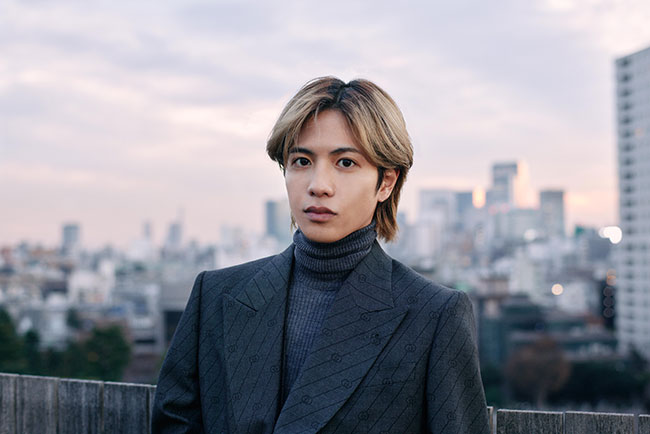 Além de estrelar o próximo dorama da Netflix #GlassHeart, #SatohTakeru é um dos produtores da série

Takeru contou que escolheu para o elenco jovens atores que merecem mais reconhecimento internacional e destaque fora do Japão também