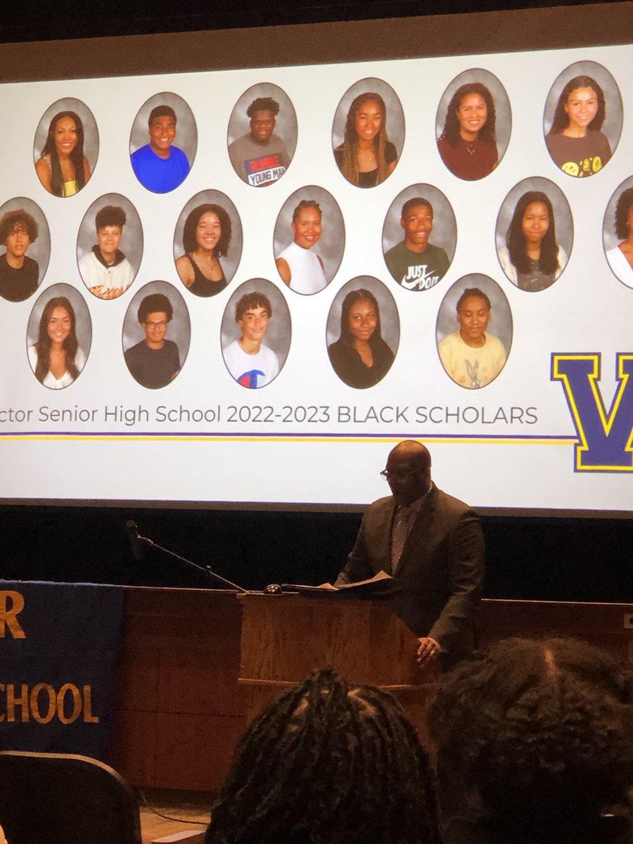 ⁦@VictorSchools⁩ Inaugural Black Scholars Recognition keynote ⁦@jevonhunter⁩ “How can we be good ancestors?”  Congratulations to our 18 honorees! ⁦@VictorCSD_Super⁩ ⁦@VictorSeniorHS⁩