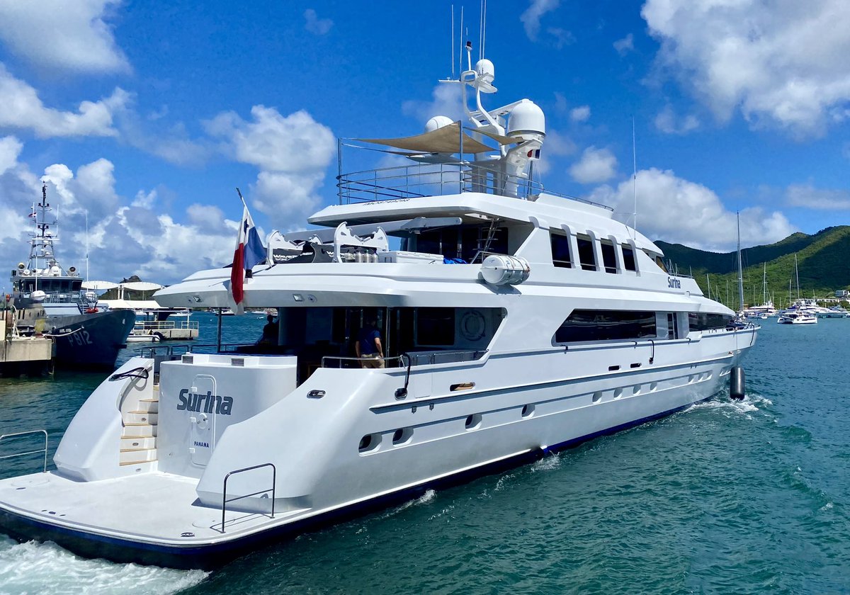 CPercySearle's tweet photo. Lunch today with our Ottawa friends & @CraigSearle1 at Sint Maarten Yacht club watching mega yachts arrive in time for Heinneken Regatta starting tomorrow! #yachting #sailing #stmartin #SimpsonBay https://t.co/9lw3PRiHQS