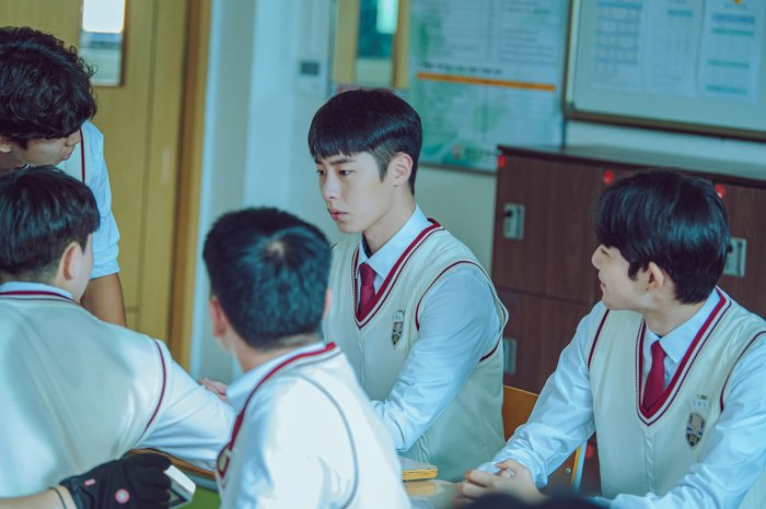 jaewooktree's tweet photo. 로얄로더 1,2화 스틸
https://t.co/eL99Ci6nAe
#로얄로더 #한태오 #이재욱 https://t.co/fFScUETrCE