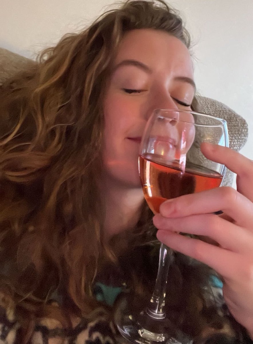 Kayle3816's tweet photo. Cheers 🥂 https://t.co/31uvZ04aPT