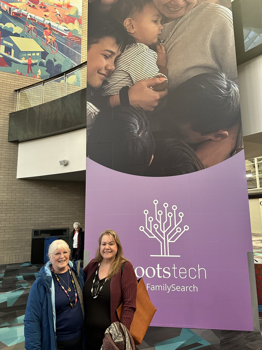 jennyhawran's tweet image. Checking out the good photo ops with Judy Muhn. #RootsTech2024