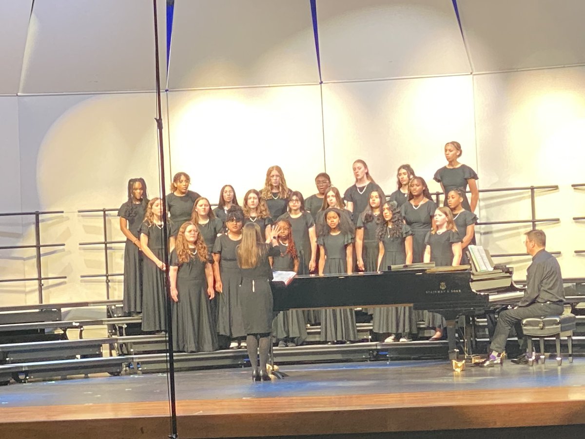 AHS Choir tweet media