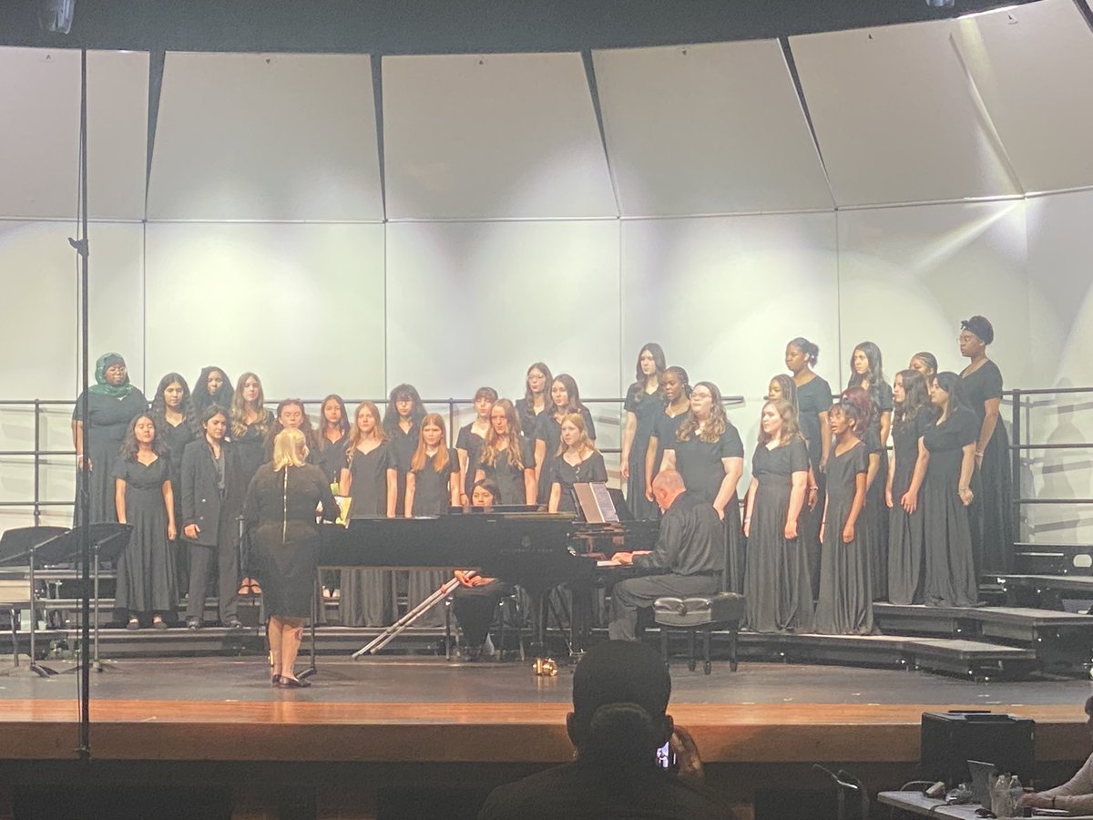 AHS Choir tweet media