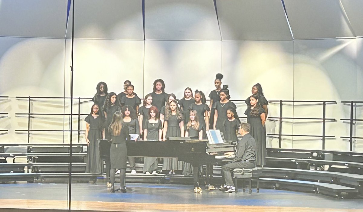 AHS Choir tweet media