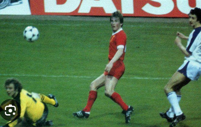 From where I was sitting tonight in the Sir Kenny Dalgish stand Danns first goal was so similar technique to King Kenny's in 78 against Bruge , The lad may have a future 😃