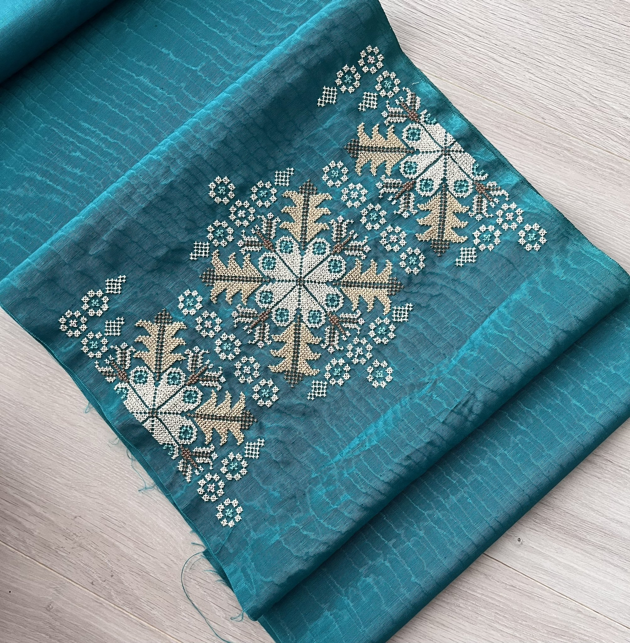 パレスチナ刺繍入りストール パレスチナストールB B2400075 | アフガニスタンバザール