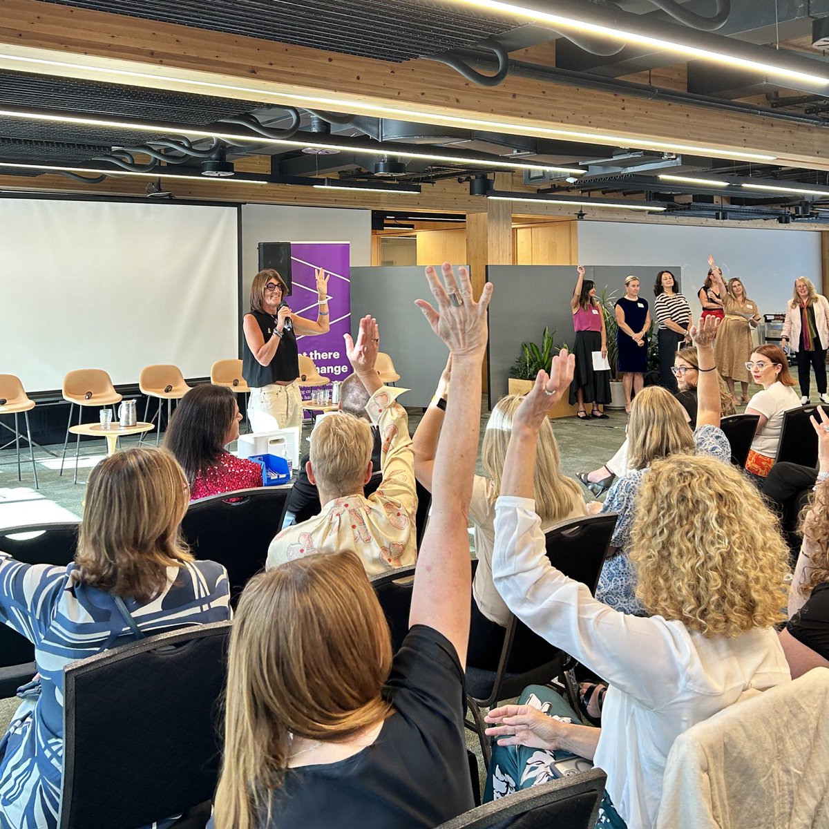 buscircle.com tweet media