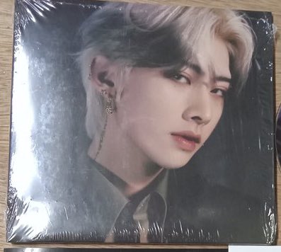 wtbrui's tweet photo. ★ wts ph zb1 ! 🐇・₊✧

     ꒰ yujin gryffindor pc ꒱
        w/ ricky melpo digi — ₱500

🫧 onhand. great condi. payo preferred or 50% dp payo, bal 1 week. read https://t.co/1RAFfSx1G5 before dm https://t.co/xVBUq0JDdu