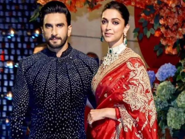 #BrekingNews
Bollywood  Star दीपिका पादुकोण और रणवीर सिंह बनने वाले है पेरेंट्स
Social मीडिया में दी जानकारी ।

#RanveerSingh #DeepikaPadukone #pregnancy  #Congratulations #DeepVeer #DollyChaiwala #katrinaKaif
