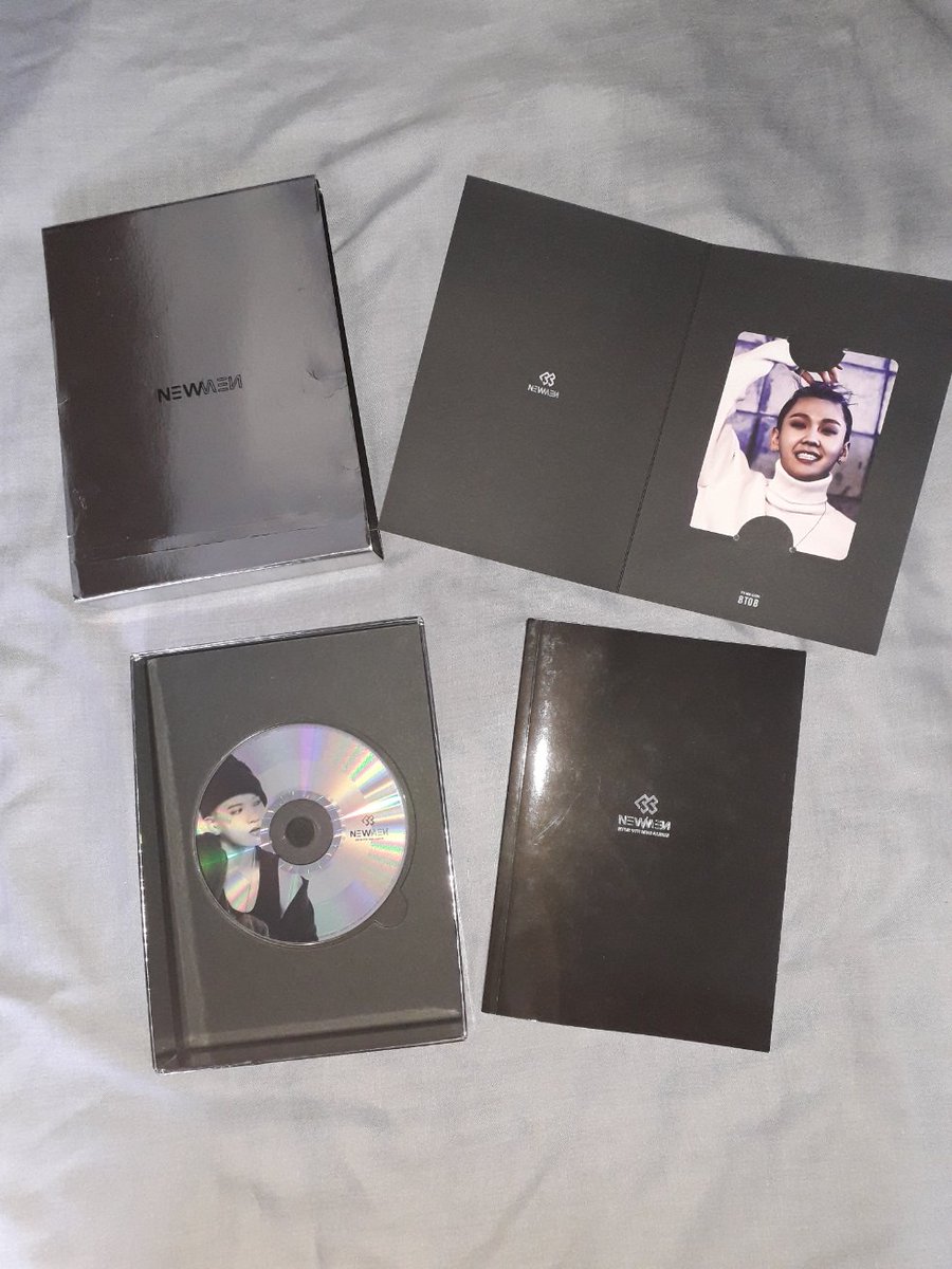 meloberyy's tweet photo. Hai mels๐๐ป
Apakah lagi ada yang cari album btob? Kebetulan aku jual albumku nih :D kirim dari jogja yaa, bisa syopi๐ซถ๐ป๐
New Man : 200k
Remember That: 200k
Move: 195k
Hour Moment (moment ver.): 195k
Take All aku bonusin poster INSIDE sama poster Rendezvouznya hyunsik https://t.co/Z4AXWEmNUw