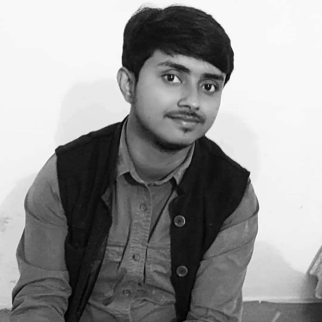 Nadeem634's tweet photo. ज़्यादा चेहरे नहीं हैं मेरे,
जो मैं हूँ, वही हूँ मैं...✍️ https://t.co/y6nO1wFFPj