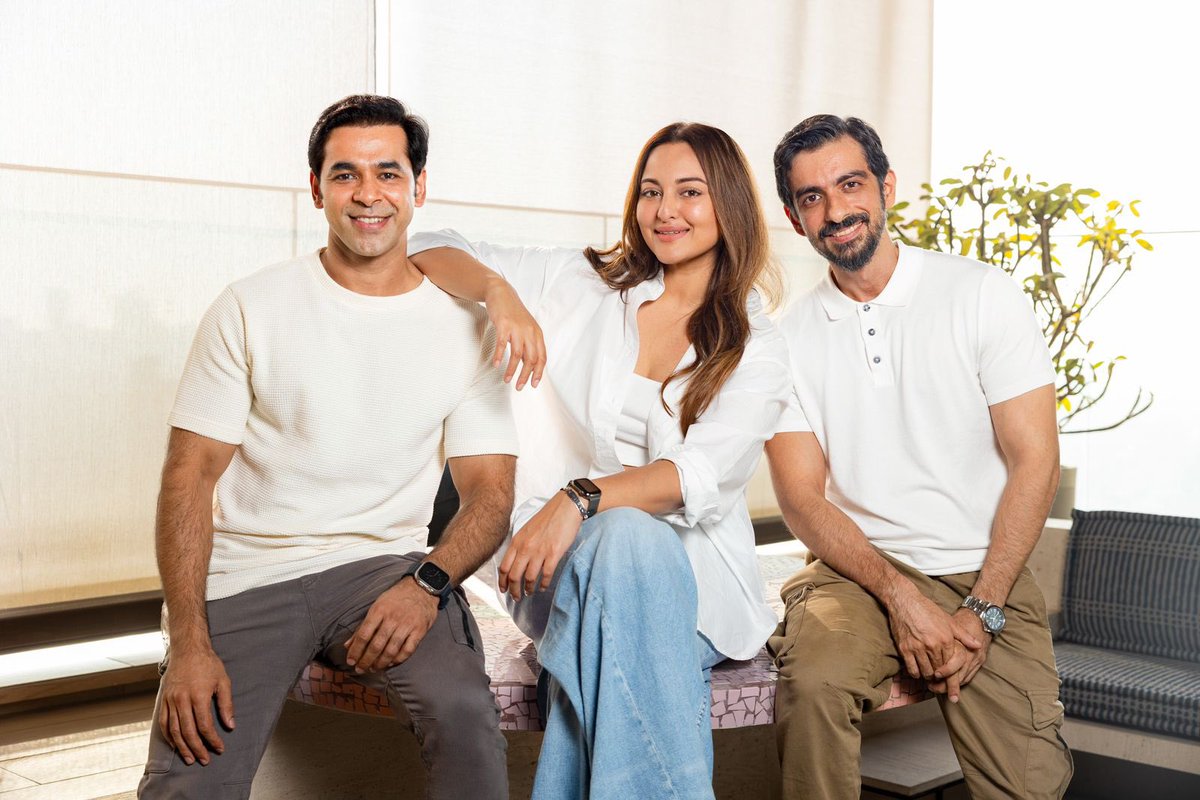 SONAKSHI SINHA TO STAR IN VISHAL RANA’S ROMANTIC-THRILLER… #SonakshiSinha will head the cast of a romantic-thriller, produced by #VishalRana [of #EchelonProductions]. The film - not titled yet - will be directed by debutant #KaranRawal.