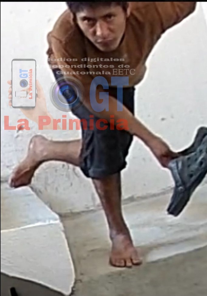 T1EETC_NOTICIAS's tweet photo. #URGENTE POR POCO LE LLEGA SU NAVIDAD A ESTE HDLGP 

#LADRON  ROBANDO CASAS EN 
#BOCADELMONTE

Un Ladron fue captado por las cámaras de seguridad entrando a la vivienda en Zona 3 de  #BocaDelMonte #VillaCanales, al verse sorprendido huyó por el techo de la misma, es de mencionar que ya se van reportando más de 15 asaltos en casas en las cuales ingresan y roban todo lo que pueden 

Se han logrado la detención de algunos pero al no haber una parte denunciante Pnc no puede proceder

Únete a nuestro canal de WhatsApp y grupo de Telegram  donde encontrarás fotos y vídeos sin censura 👇

CANAL DE WHATSAPP : https://t.co/Q7WNNFYKzL

GRUPO DE TELEGRAM:
https://t.co/QwEb1U3WD9

Información vía @Robertervc 

@PNCdeGuatemala 
@FJimenezmingob 
@mingobguate 
@AlanAlfaroGt 
@AztecaNoticiaGT 
@NPetapa 
@GuateBajoFuego 
@DSanchinelliGT 
@viniciogutierr3 
@VinicioTVGT