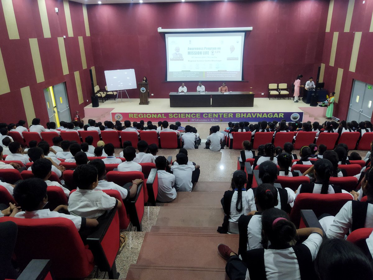 MakwanaBan66575's tweet image. "Unlock the mysteries of life at the @RSCBhavnagar! Join us for a captivating celebration featuring hands-on activities, insightful talks, and awe-inspiring exhibits. Embark on a journey of discovery and wonder with us! #ScienceExploration #BhavnagarEvents 🚀🔍"