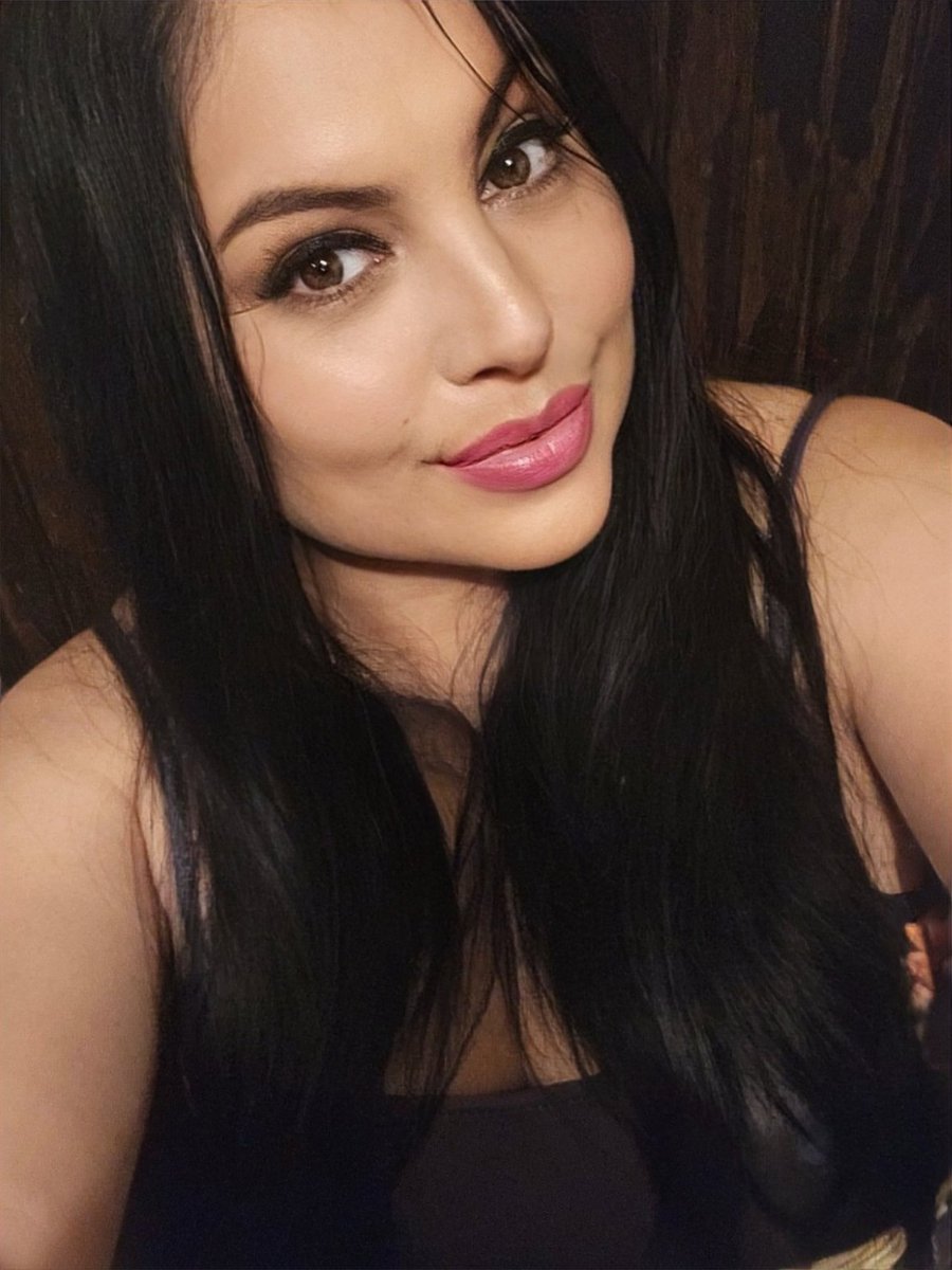 savydls79's tweet photo. Haven't been on here for ages. How's everyone doing? "Is anyone out there??" #manifesting #solo https://t.co/ya3eRcHIKm