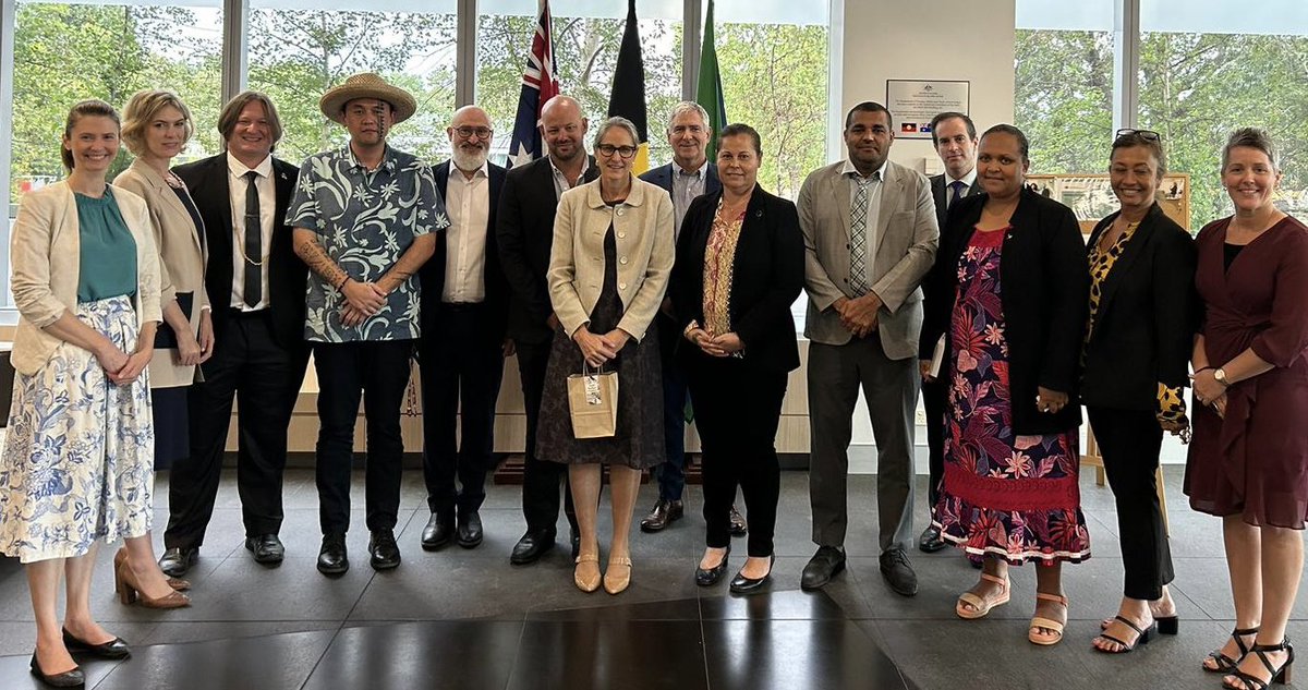 Fascinating insights and discussions on climate change and the energy transition with representatives from New Caledonia and French Polynesia, as part of the Canberra Fellowships Program. 
@DFAT
