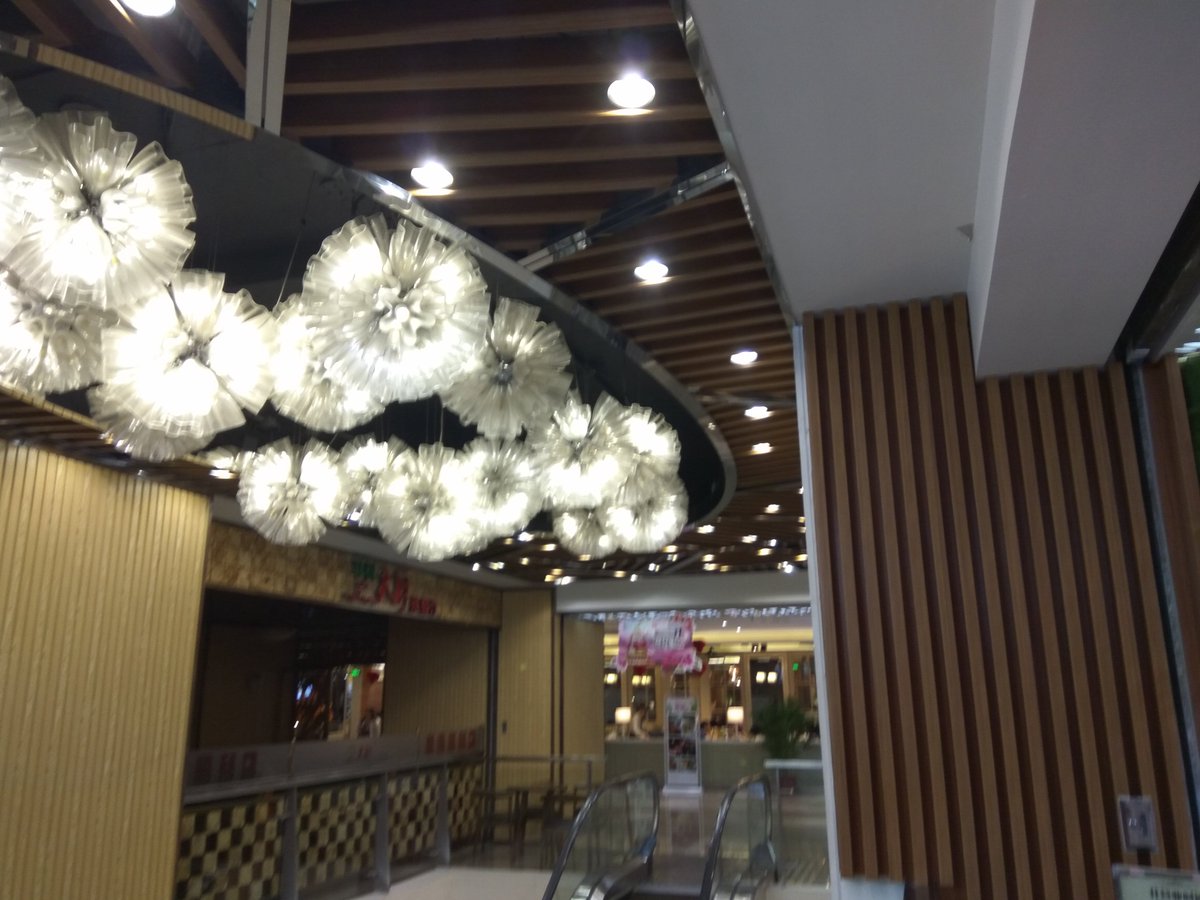 zhou543866's tweet image. the combination of aesthetic appeal, durability, ease of maintenance, and acoustic performance makes wooden color aluminum baffle ceilings a popular choice in modern decoration for residential, commercial, and institutional buildings alike.

#aluminumceiling #baffleceiling